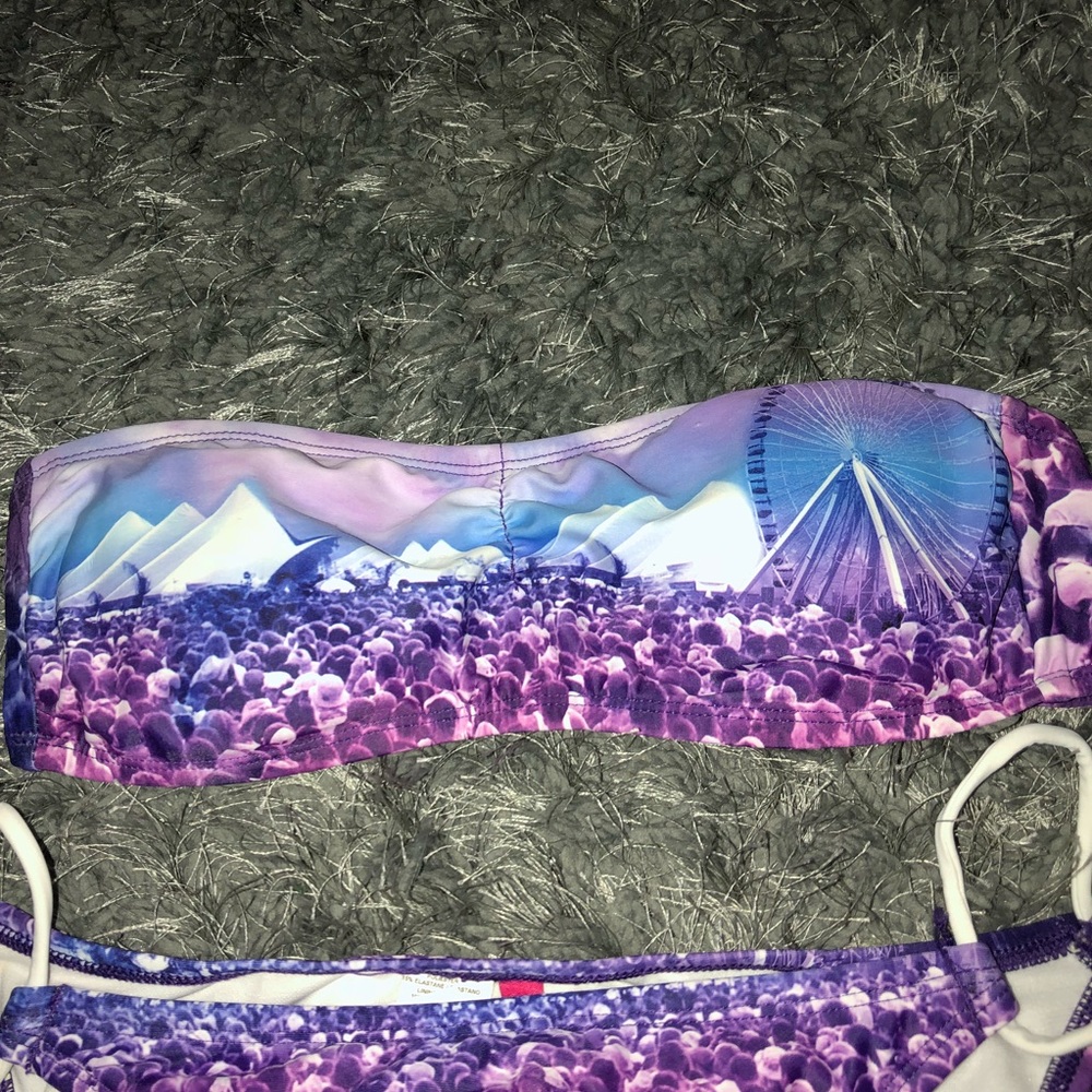 Bikini Lab two piece. - Picture 2 of 6